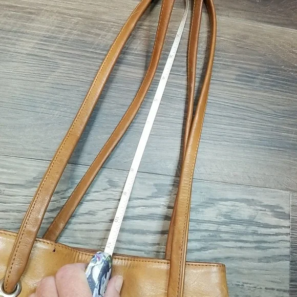 American West leather handbag. Bow front bag. - Picture 8 of 12